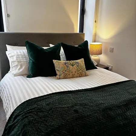 The Cosy - 2 Min Walk To Station