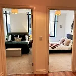 The Cosy - 2 Min Walk To Station *