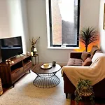 The Cosy - 2 Min Walk To Station Апартаменти *