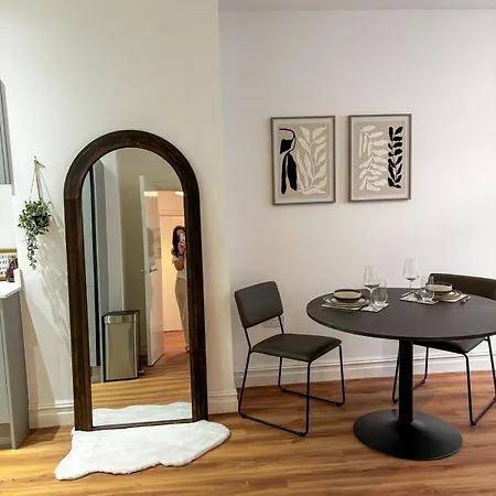 The Cosy - 2 Min Walk To Station Lägenhet