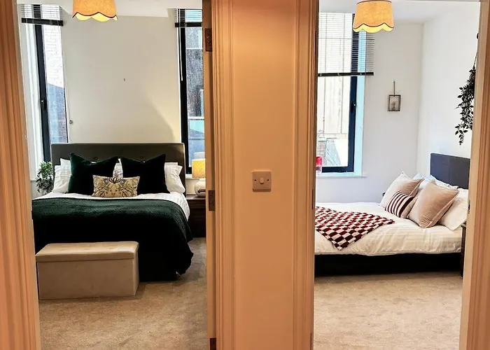 The Cosy - 2 Min Walk To Station *