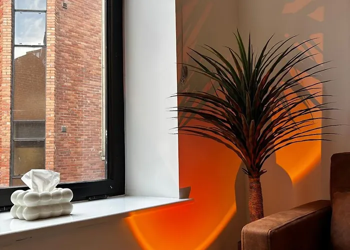 The Cosy - 2 Min Walk To Station Apartment *